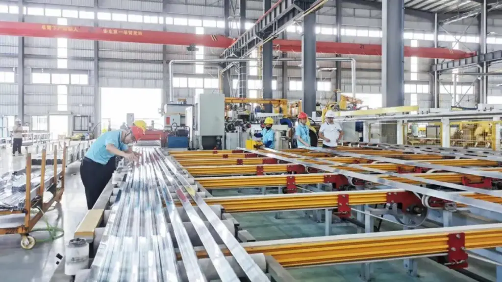 Advanced Production Technology & Facilities at Opuomen Aluminum Door Factory