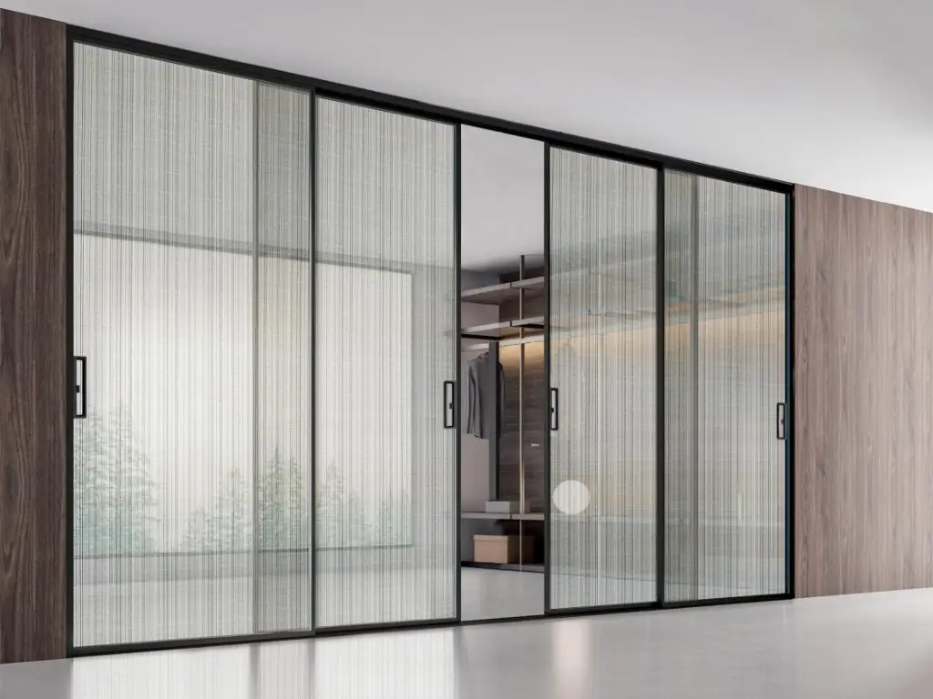 أنواع الزجاج للأبواب الداخلية دليل كامل لاختيار الخيار الصحيح