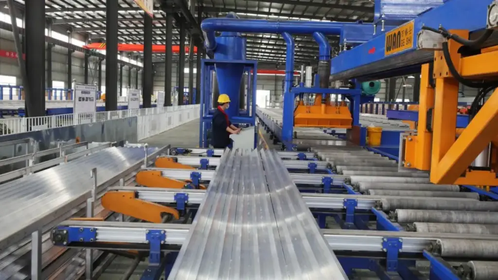 图8 The extrusion process