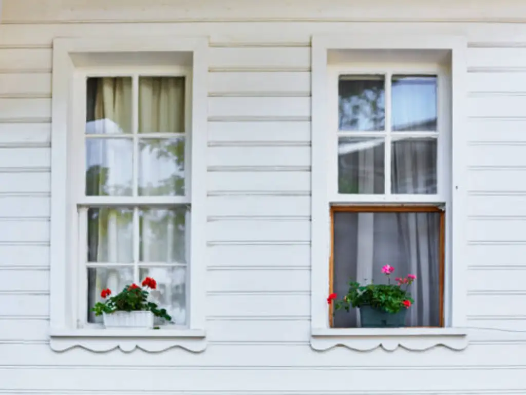 Fenêtres à guillotine simple vs couverture de fenêtres à guillotine double