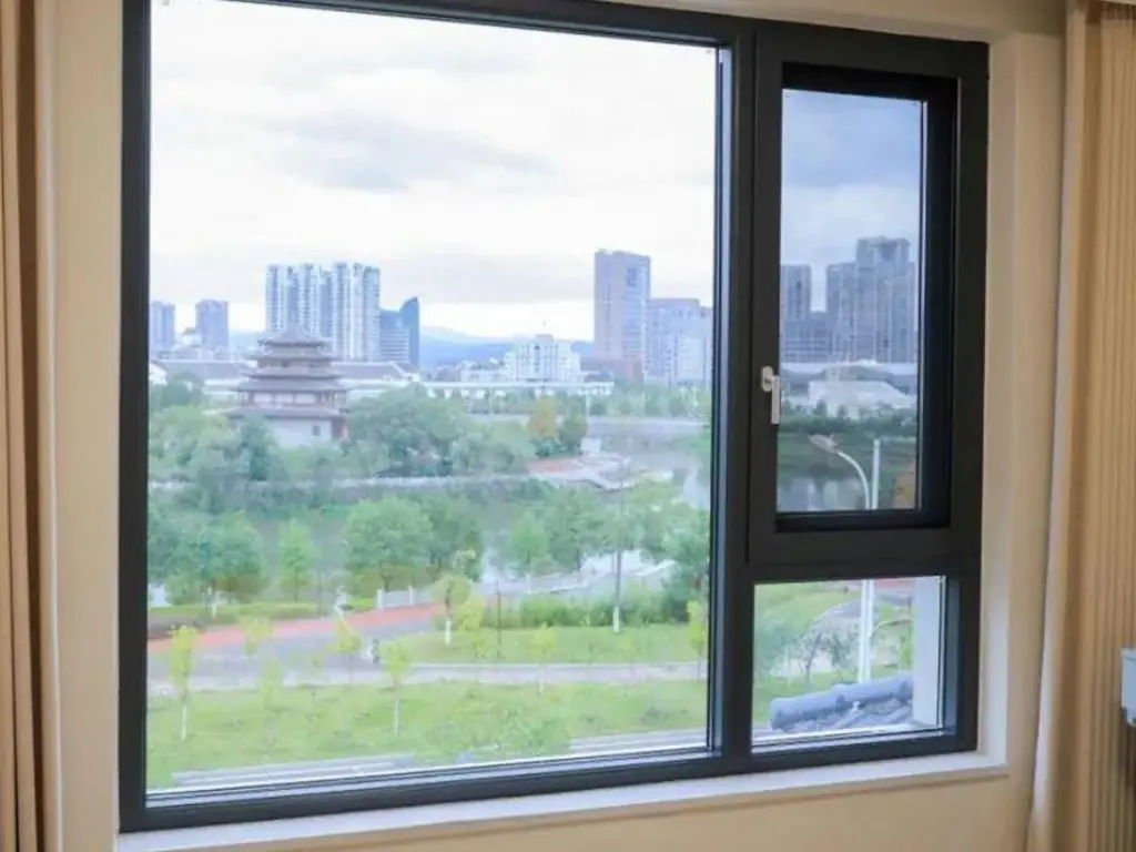 60 x 48 Janela de batente vs.. Janela deslizante – que atende às necessidades da sua casa