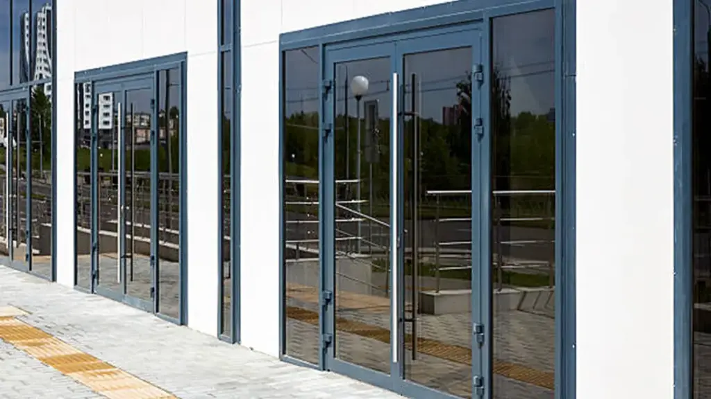 aluminum doors commercial projects1