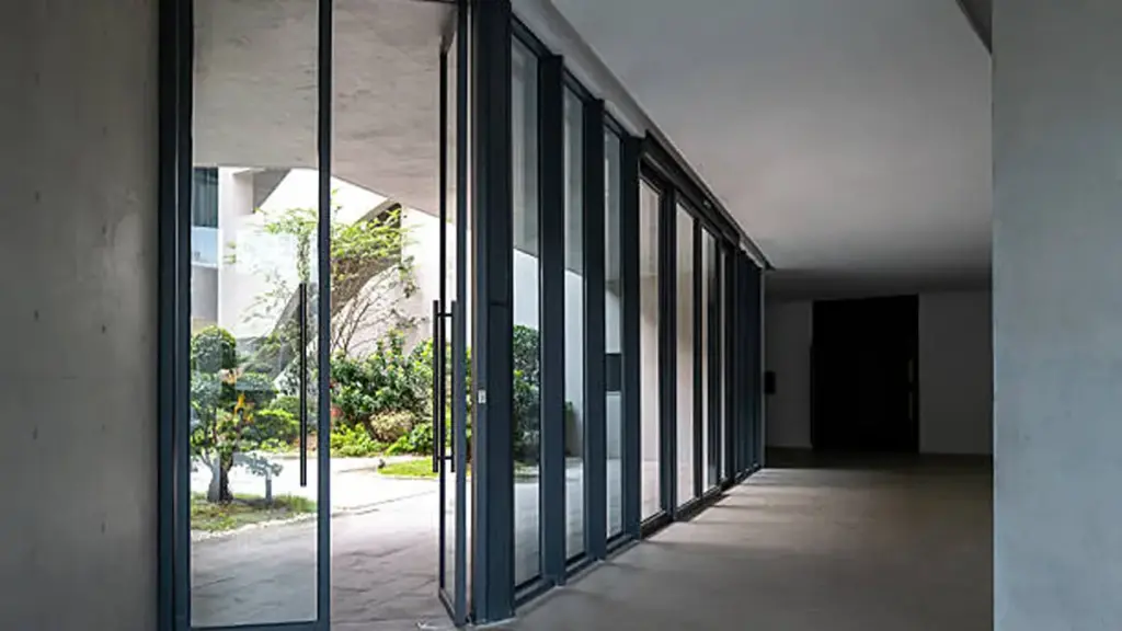 aluminum doors commercial projects2