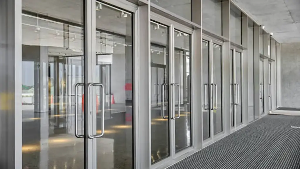 tipos de puertas de aluminio1