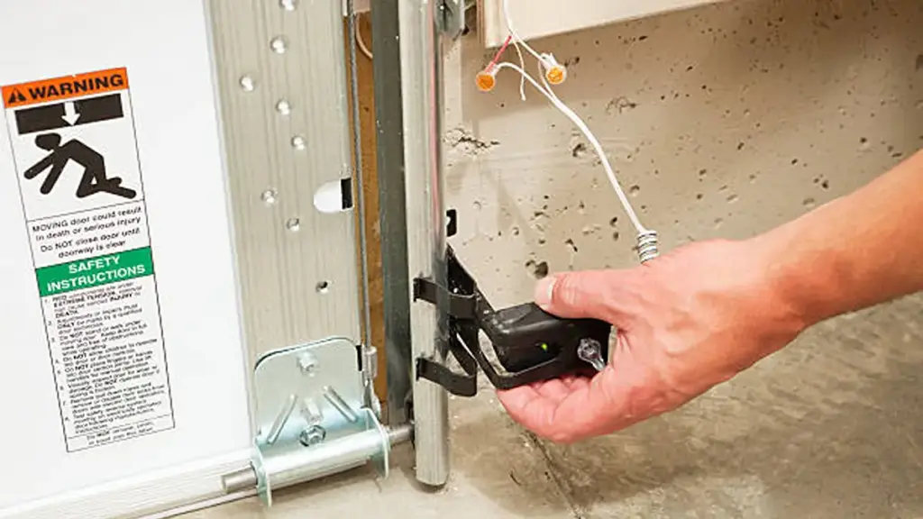 garage door not closing or opening