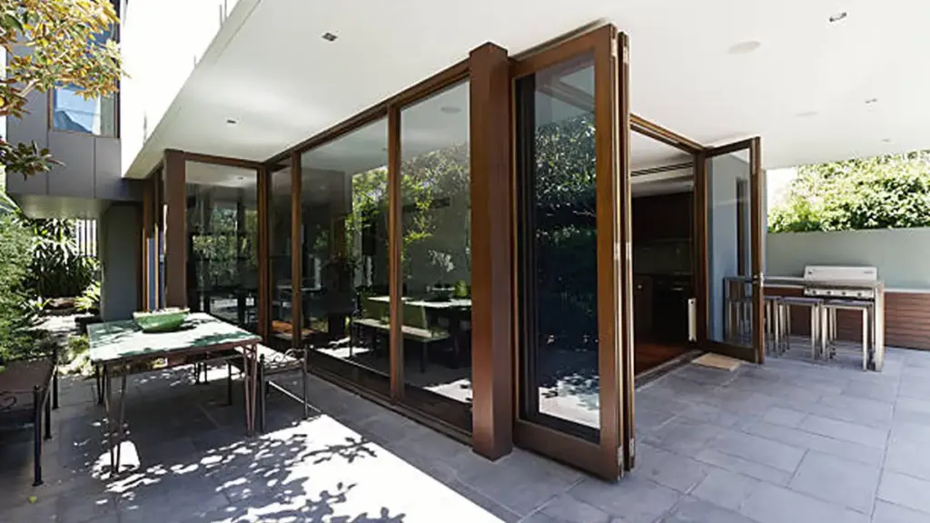 what is a bifold door1